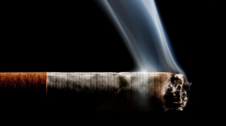 Read more about the article What’s the link between Smoking and Erectile Dysfunction?